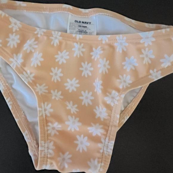 Old Navy 12-18M Girls Floral Orange Long-Sleeve Ruffle-Trim Rashguard & Bottom - Picture 5 of 6